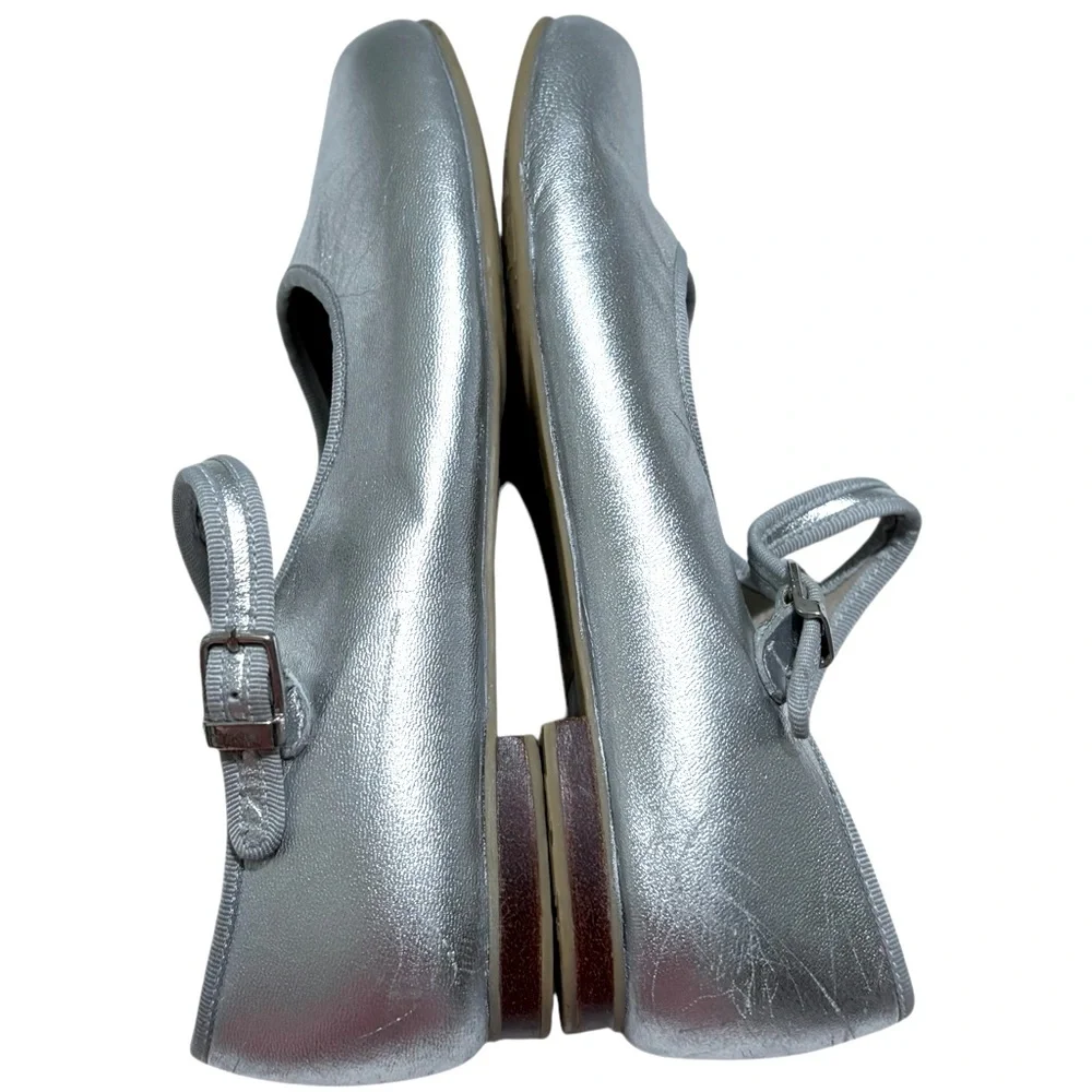 Elephantito girl’s silver classic Mary Jane shoes size 1